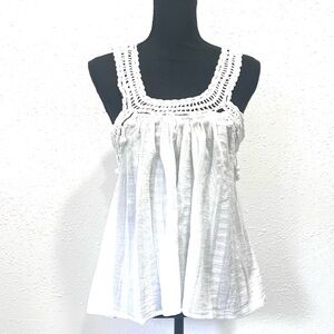 White‎ Sleeveless Smocked Ruffled Blouse S